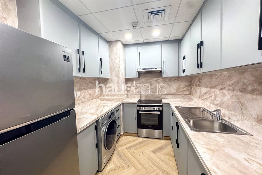 Spacious | Marina and Burj views | Fully Upgraded - Image 12