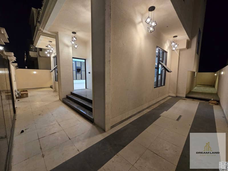 4 batch_20251025_184943. jpg