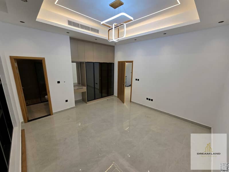 11 batch_20251025_185150. jpg