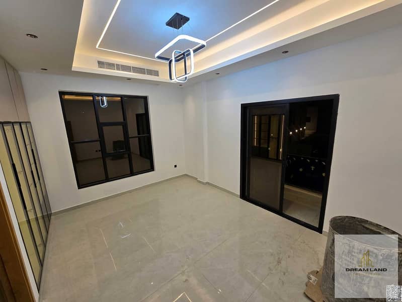 18 batch_20251025_185253. jpg