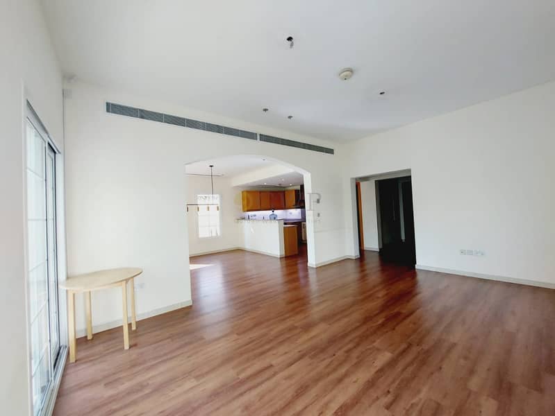 Lush Green Garden | Sunny and Bright | Upgraded