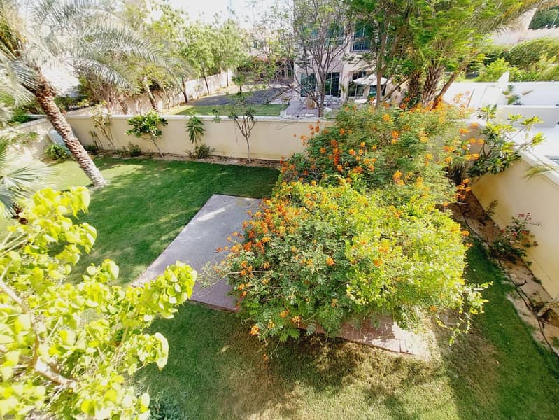 Lush Green Garden | Sunny and Bright | Upgraded