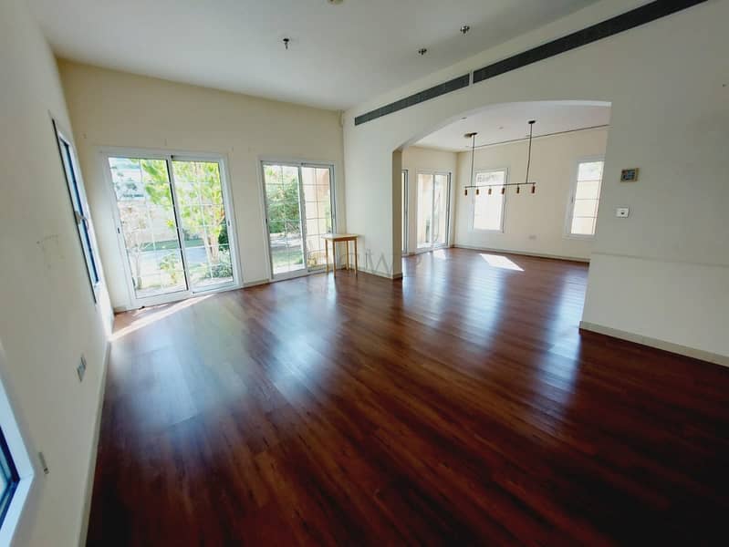 Lush Green Garden | Sunny and Bright | Upgraded - Image 6