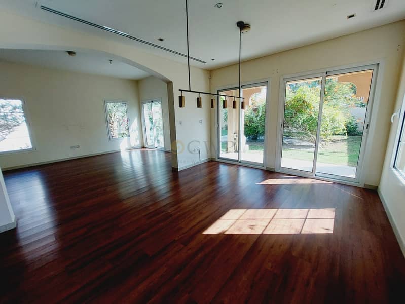 Lush Green Garden | Sunny and Bright | Upgraded - Image 9