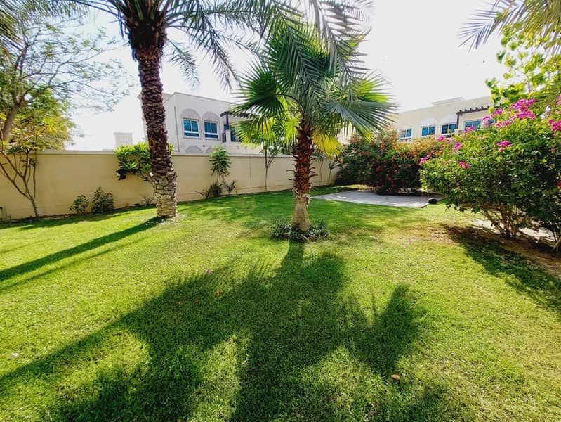 Lush Green Garden | Sunny and Bright | Upgraded - Image 10