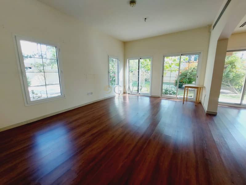 Lush Green Garden | Sunny and Bright | Upgraded - Image 15