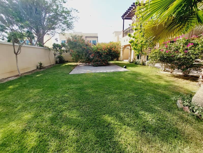 Lush Green Garden | Sunny and Bright | Upgraded - Image 17