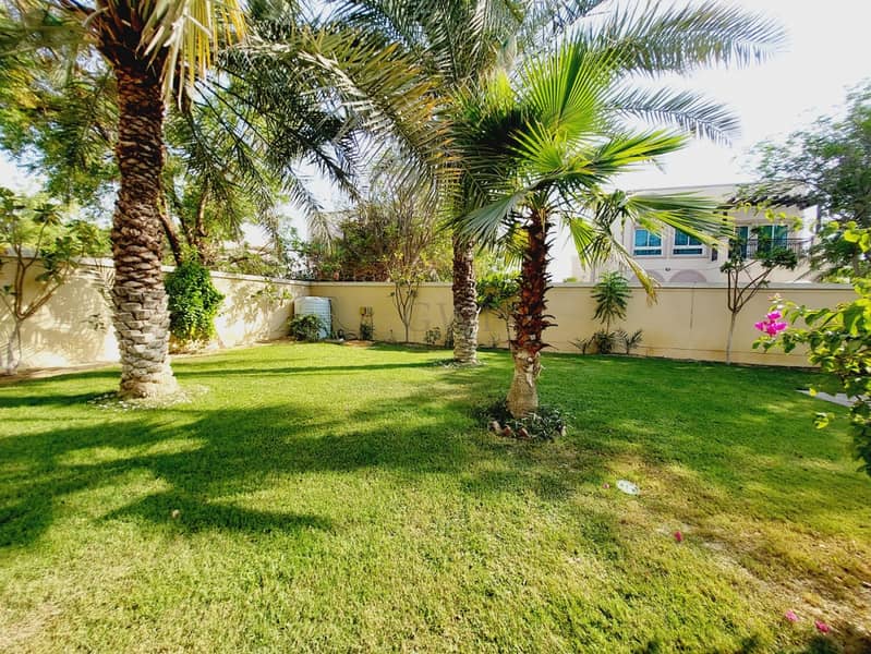 Lush Green Garden | Sunny and Bright | Upgraded - Image 18