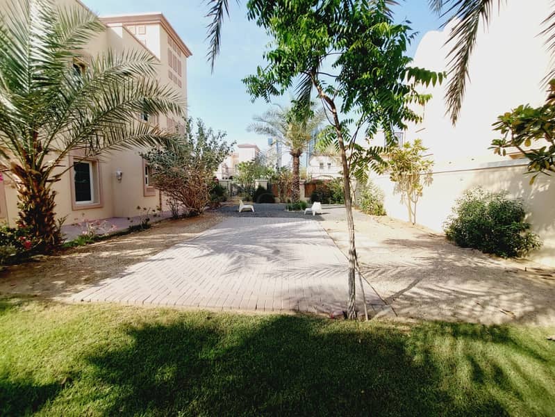 Lush Green Garden | Sunny and Bright | Upgraded - Image 21