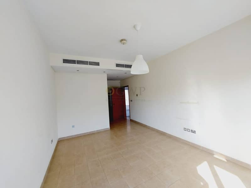 Lush Green Garden | Sunny and Bright | Upgraded - Image 22