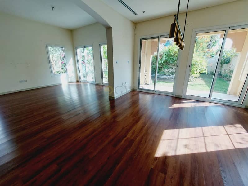 Lush Green Garden | Sunny and Bright | Upgraded - Image 28