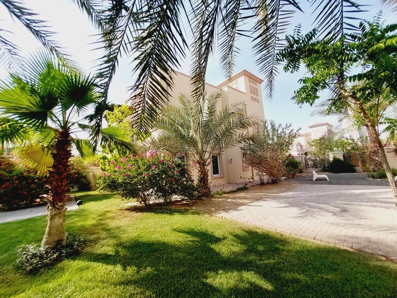 Lush Green Garden | Sunny and Bright | Upgraded - Image 30