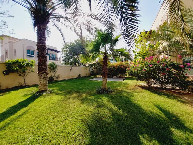 Lush Green Garden | Sunny and Bright | Upgraded - Image 31