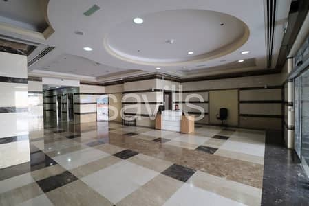 Spacious unit on high floor with parking Spacious unit on high floor with parking