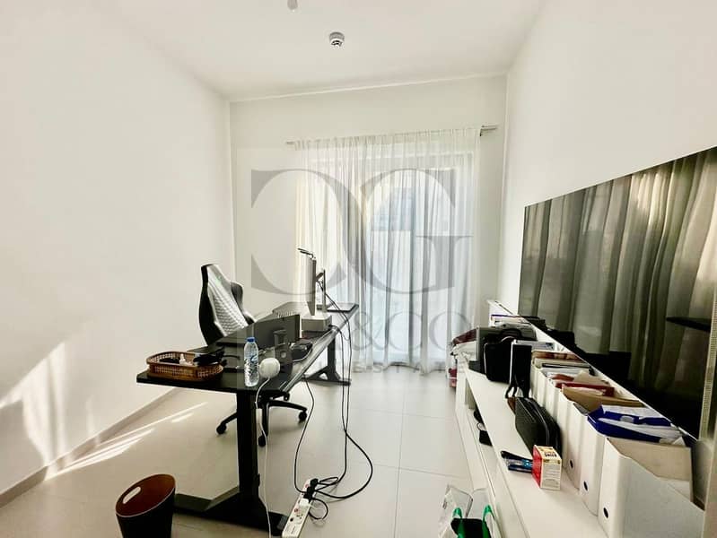 Vacant Dec | Landscaped | Close To Pool/Park - Image 6