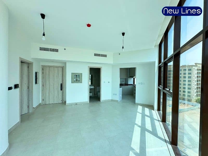 BRAND NEW | SMART HOME | CLOSE KITCHEN