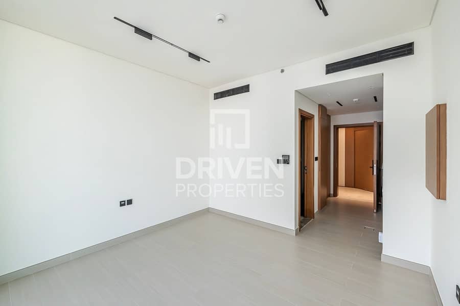 Brand New and Vacant Studio | Alexa System