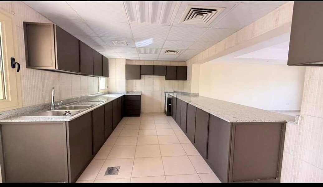 18 WhatsApp Image 2025-11-19 at 10.09. 11 (1). jpeg