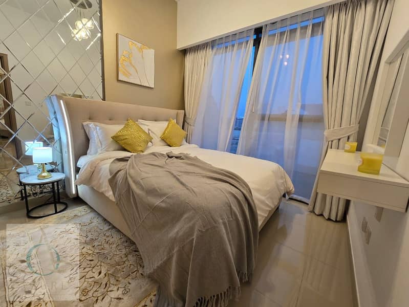 Luxury 2-Bedroom Apartment with Burj Khalifa View - Image 9