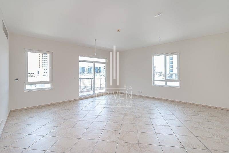 Bright and spacious 3 bedroom apartment