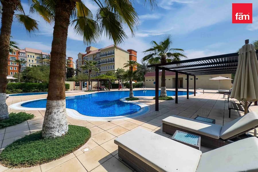 Large Layout 2-Bedroom | Close to Metro Large Layout 2-Bedroom | Close to Metro