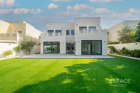 4 Bedroom Villa for Sale in The Meadows, Dubai - Fully Renovated 4 BR | Vacant on Transfer 4 Bedroom Villa for Sale in The Meadows, Dubai - Fully Renovated 4 BR | Vacant on Transfer