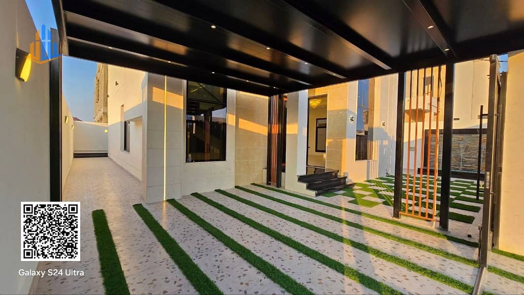 2 photo_5834675821824642811_y. jpg