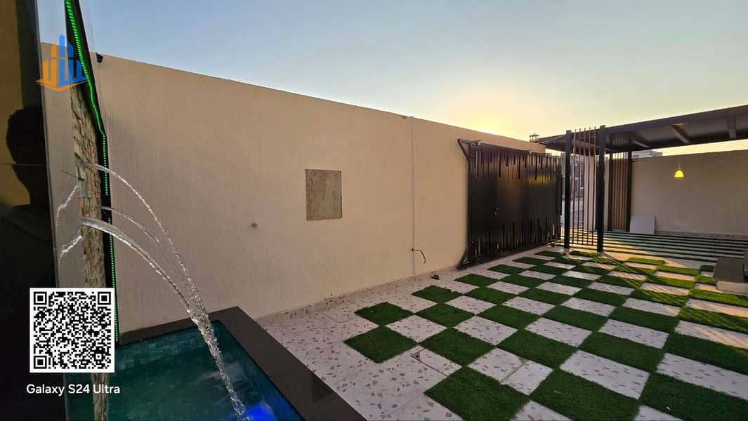 3 photo_5834675821824642810_y. jpg