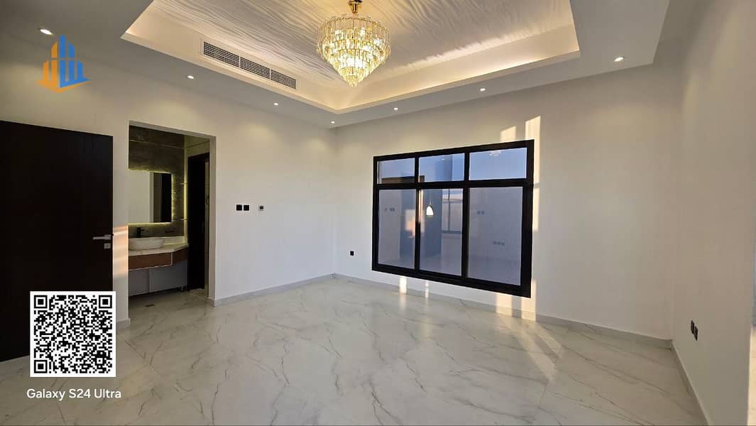 4 photo_5834675821824642809_y. jpg