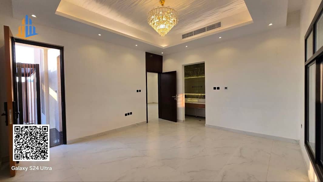 7 photo_5834675821824642812_y. jpg