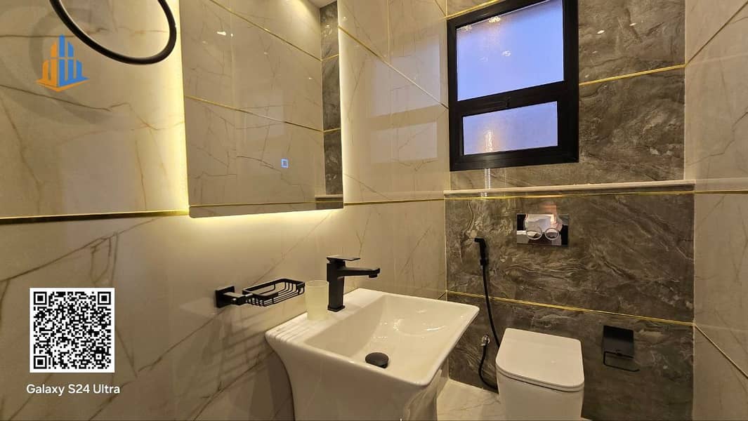 8 photo_5834675821824642814_y. jpg