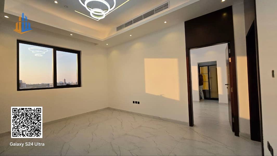 14 photo_5834675821824642856_y. jpg