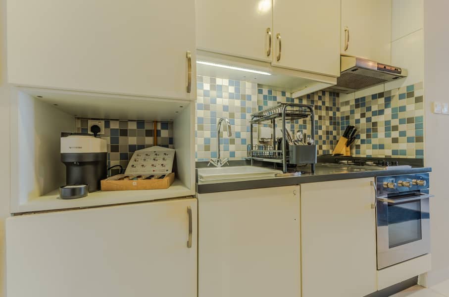 18 Kitchen 1. jpg