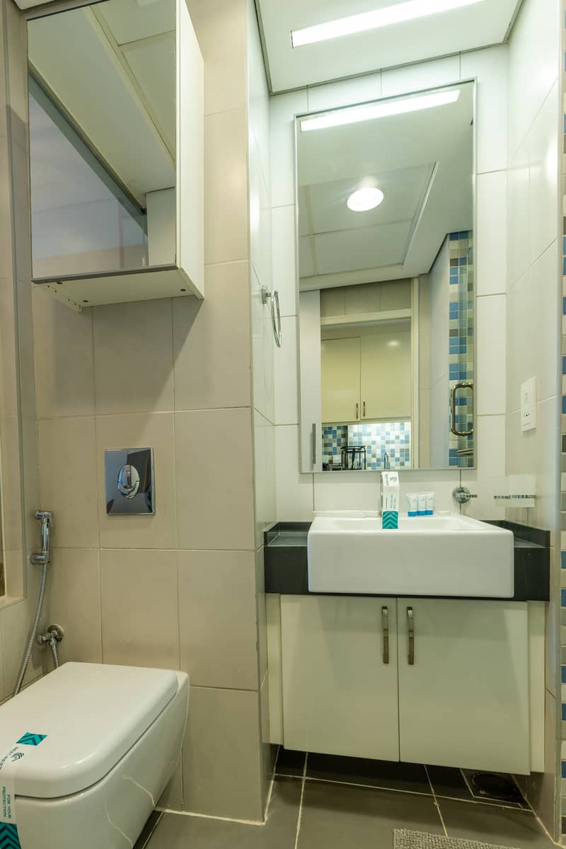 20 Washroom 1. jpg