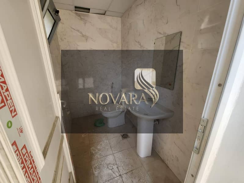 8 e78764c7-86b6-429a-b6b3-4fa8ff71ed55. jpg