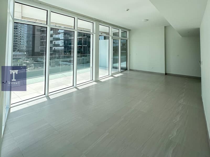 Massive balcony | HOT listing | viewing Is Advise | Ready to Move in