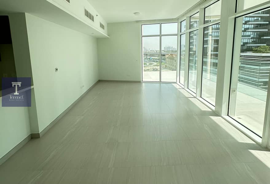 Massive balcony | HOT listing | viewing Is Advise | Ready to Move in