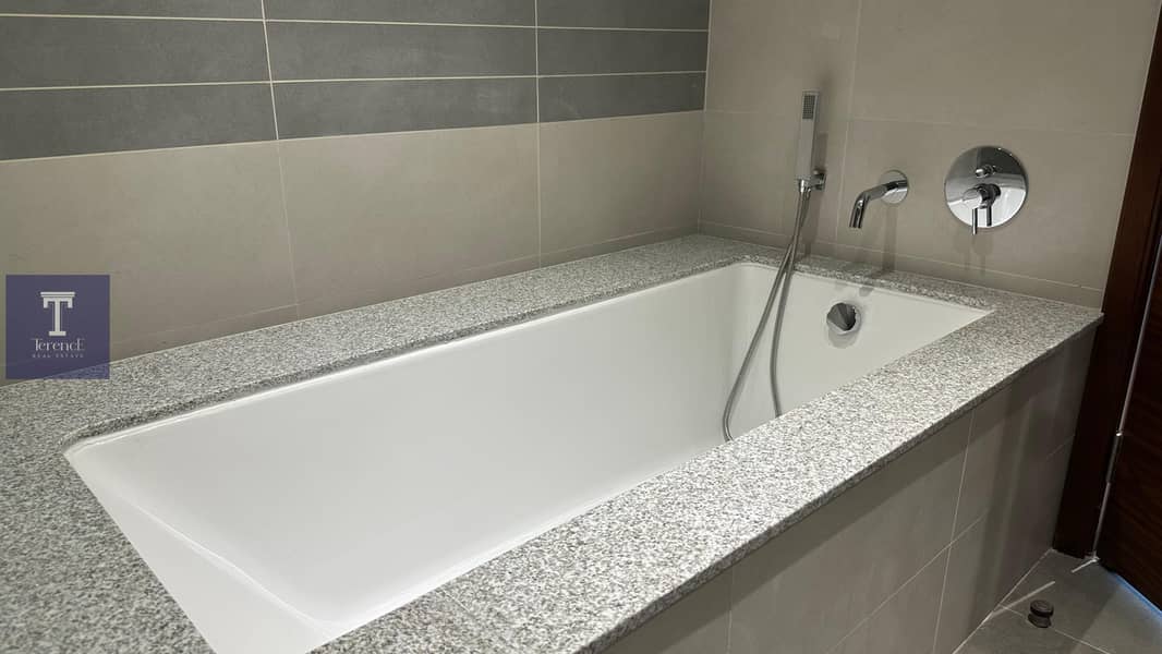 Massive balcony | HOT listing | viewing Is Advise | Ready to Move in