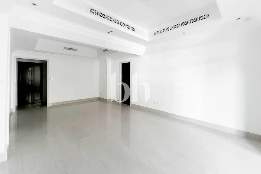 Prime Old Town Address | Direct Souk Connection