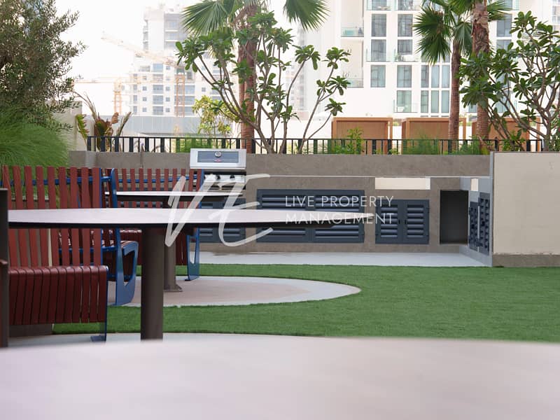 37 Outdoor6. jpg