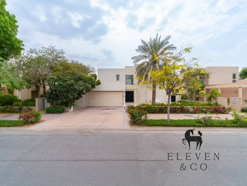 Park Backing | Fully Upgraded | 5 bed - Image 15