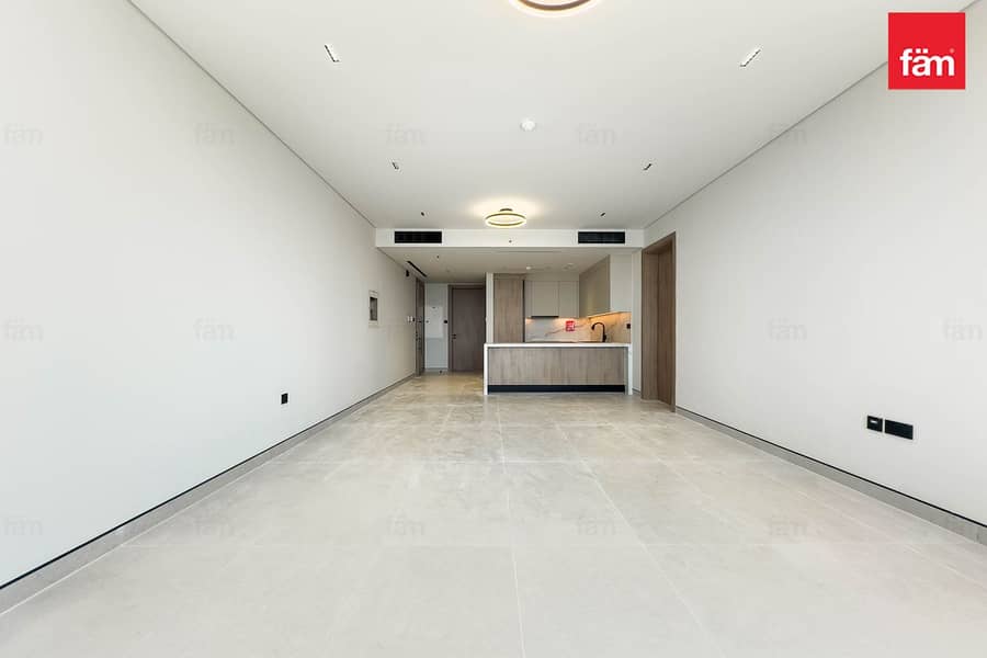 Brand New | Spacious | Luxury Apartment - Image 1