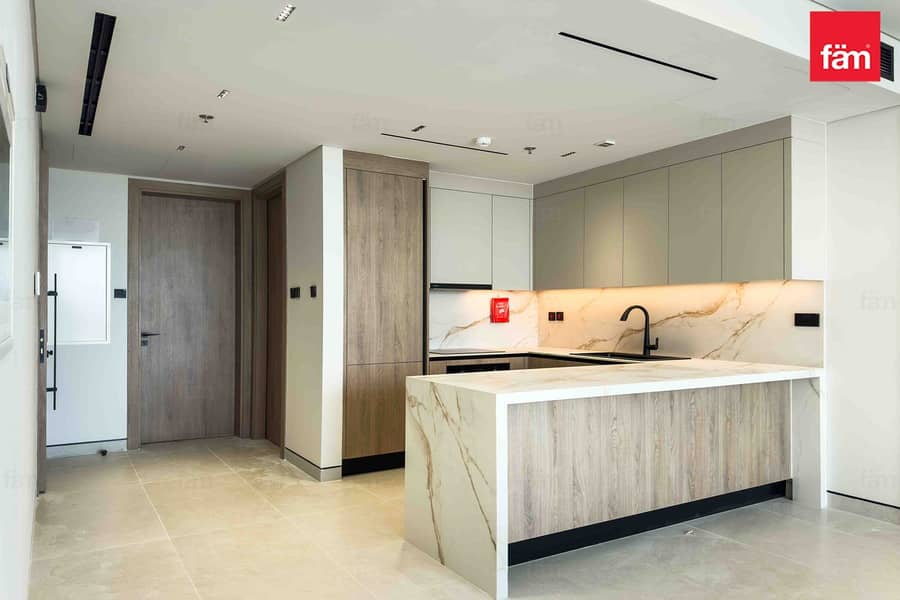 Brand New | Spacious | Luxury Apartment - Image 5
