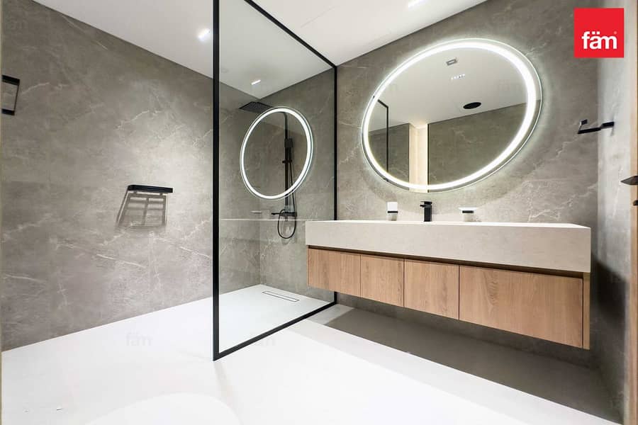 Brand New | Spacious | Luxury Apartment - Image 11