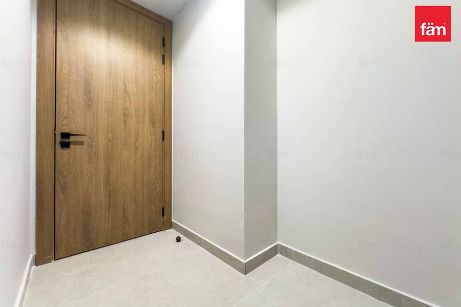 Brand New | Spacious | Luxury Apartment - Image 17