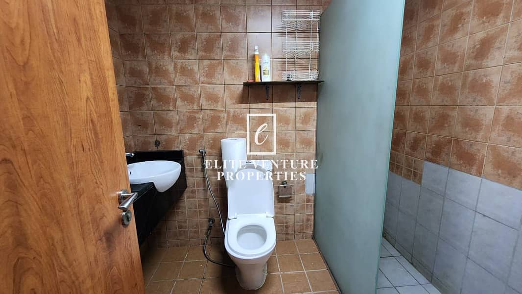 VACANT | PRIME LOCATION | SPACIOUS | - Image 15