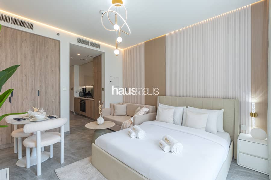 Elegant Canal-Facing Studio | Newly Furnished - Image 8