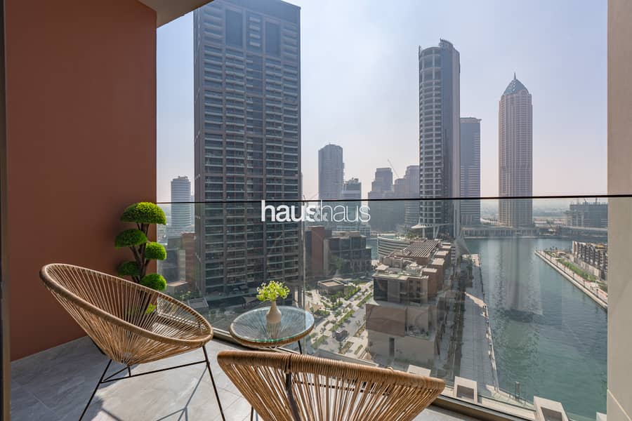 Elegant Canal-Facing Studio | Newly Furnished - Image 11