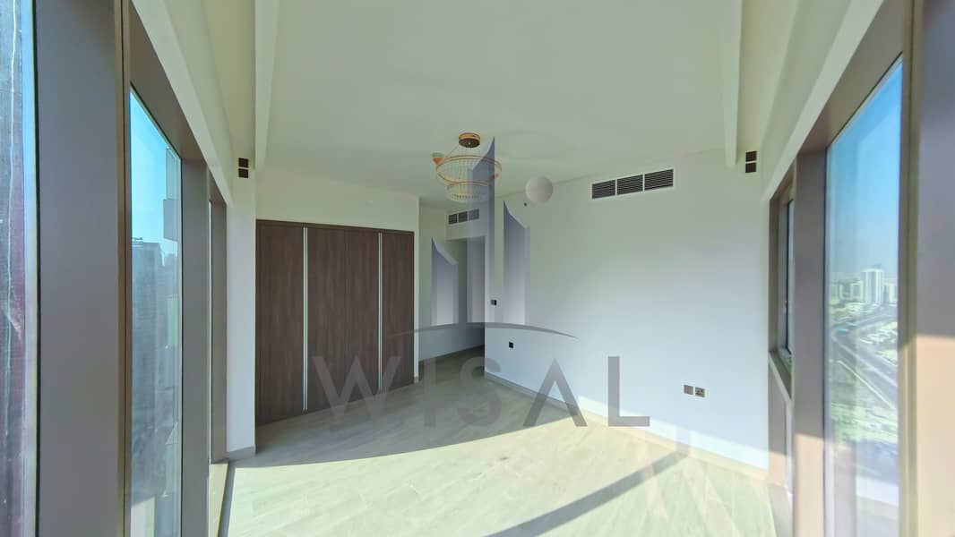 BEST PRICE | LAKE AND MEADOWS VIEW | SMART HOME FEATURES | PRIME LOCATION - Image 9