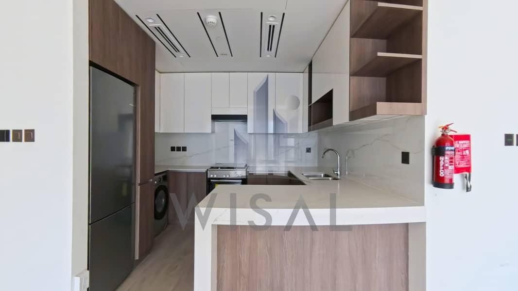 BEST PRICE | LAKE AND MEADOWS VIEW | SMART HOME FEATURES | PRIME LOCATION - Image 12